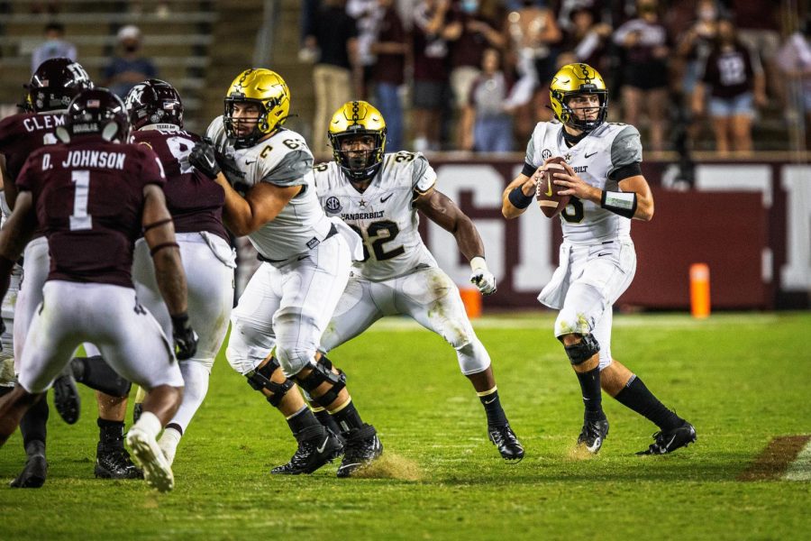 Ken Seals sits in the pocket against Texas A&M on Sept. 26, 2020. (Hustler Multimedia/Hunter Long)