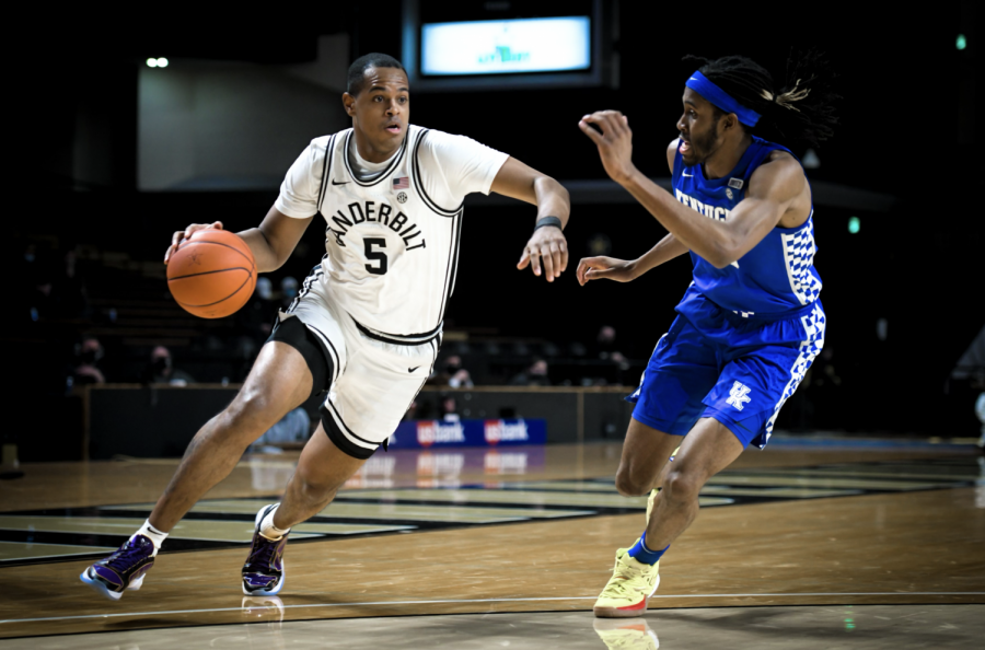DJ Harvey drives to the basket in Vanderbilt's 82-78 loss to the Kentucky Wildcats on Feb. 17, 2020. (Hustler Multimedia/Truman McDaniel)
