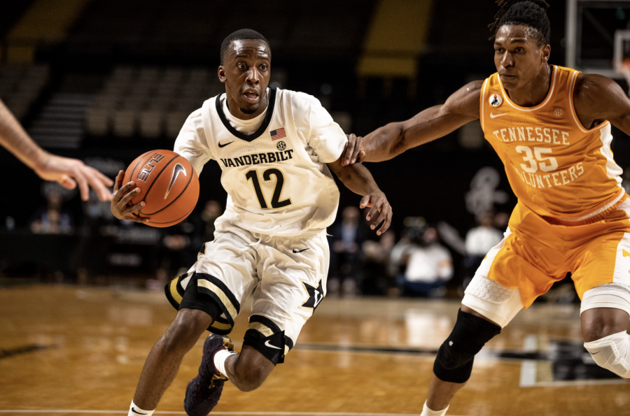Trey Thomas drives to the basket against Tennessee on Feb. 24. (Hustler Multimedia/Hunter Long)