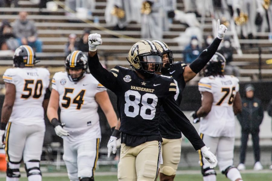 Vanderbilt linebacker Michael Owusu