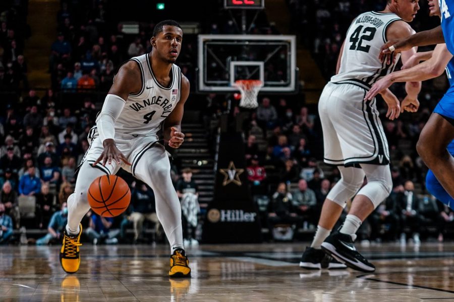 Vanderbilt forward Jordan Wright drives against Kentucky in Vanderbilt's loss to the Wildcats on Jan. 11, 2022.
