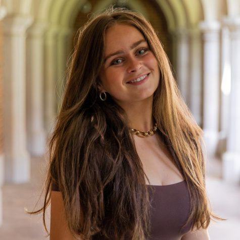 Ava Zins