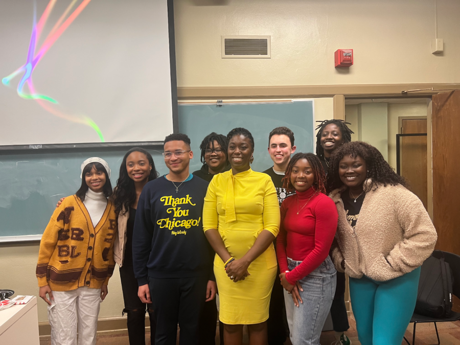 Charlane Oliver with members of Vanderbilt’s NAACP chapter, as photographed on Nov. 16, 2022. (Hustler Staff/Ava Zins)