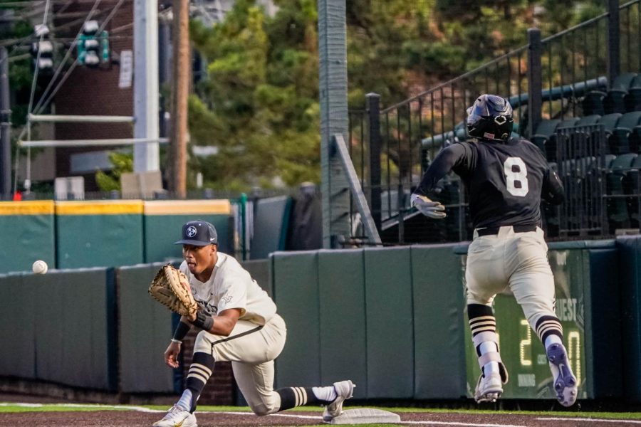 The VandyBoys during their David Williams intrasquad battle on Nov. 13, 2022 (Josh Rehders/Hustler Multimedia).