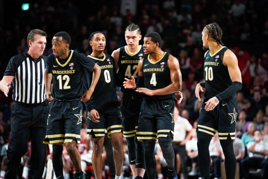 Vanderbilt regroups on January 14, 2023 against the Arkansas Razorbacks at Memorial Gymasium (Nikita Rohila/Hustler Multimedia).