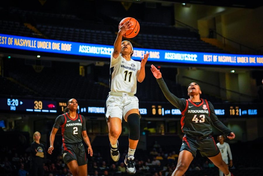 Ciaja Harbison goes for a basket, as photographed on Feb. 8, 2023. (Hustler Multimedia/Nikita Rohila)