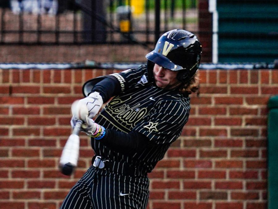 Jonathan Vastine hitting on March 10, 2023 against Ole Miss (Hustler Multimedia/Ophelia Lu).