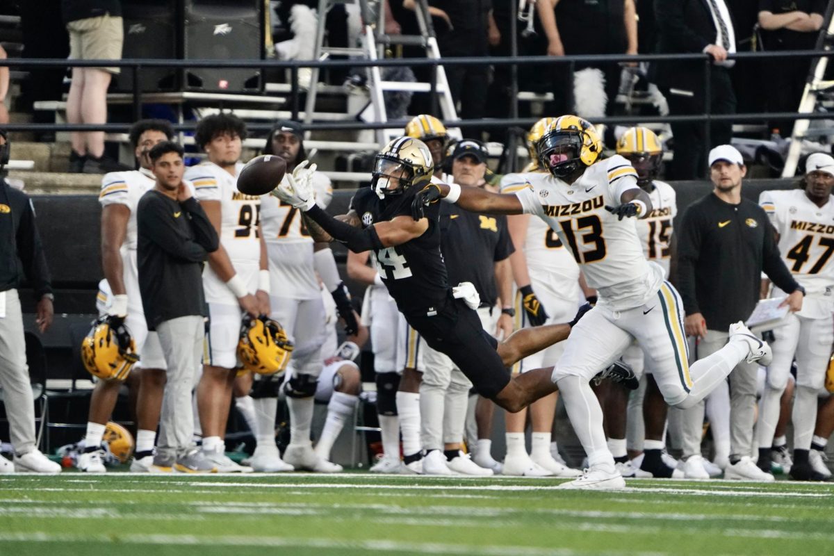 Will Sheppard has the ball thrown just out of reach in Vanderbilt's loss to Missouri. (Hustler Multimedia/Barrie Barto)